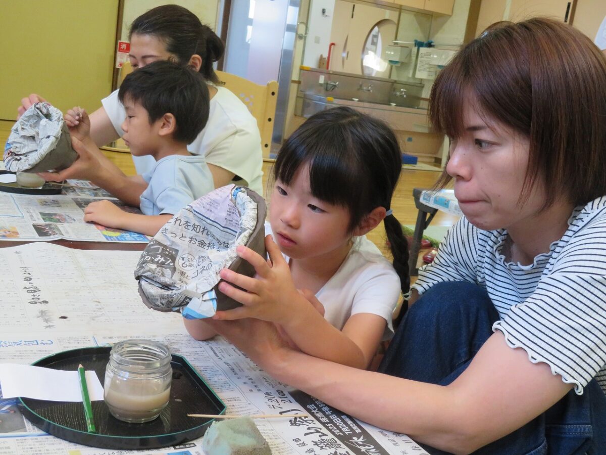 親子ふれあい陶芸教室がありました！（こすもす組）